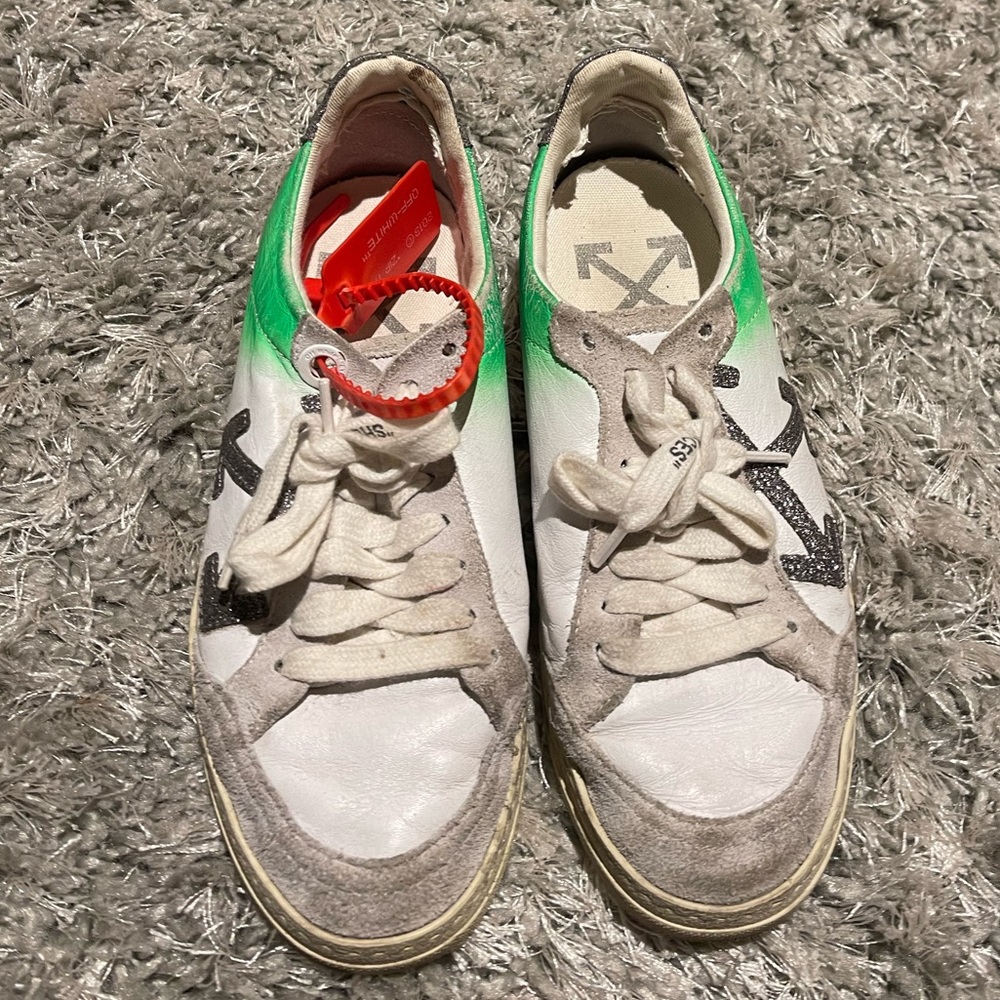 REAL Off white sneakers !! Worn multiple times but super comfortable!!